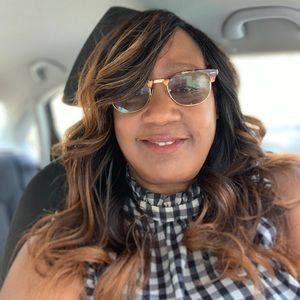 Meet your Posher, Cynthia